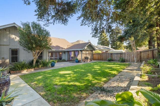 8840 Minnie Cir, Elk Grove, CA 95624