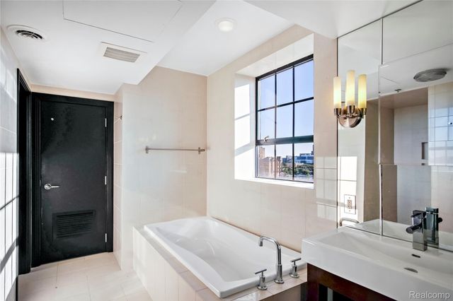 2233 Park Avenue 5A, Detroit, MI 48201