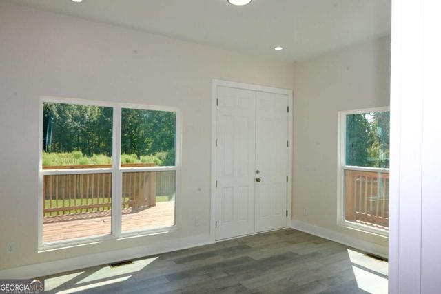 518 Hoke O'kelly Mill Road NW, Loganville, GA 30052