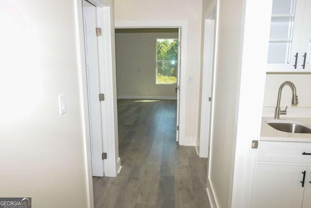 518 Hoke O'kelly Mill Road NW, Loganville, GA 30052