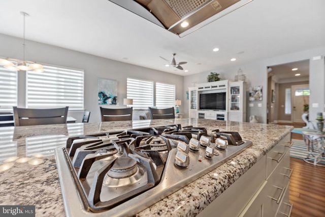 222 GREBE DR, Lake Frederick, VA 22630