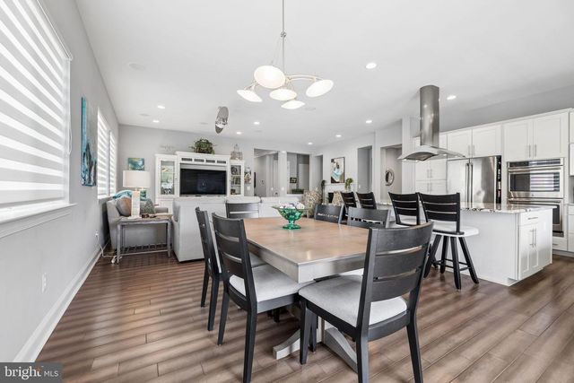 222 GREBE DR, Lake Frederick, VA 22630