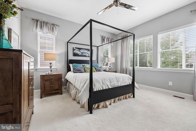 222 GREBE DR, Lake Frederick, VA 22630