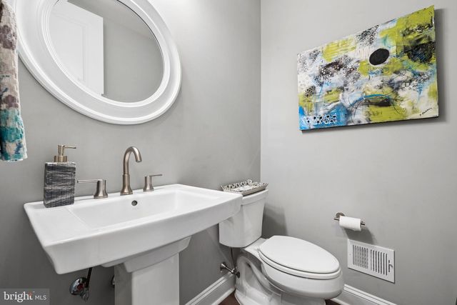 222 GREBE DR, Lake Frederick, VA 22630