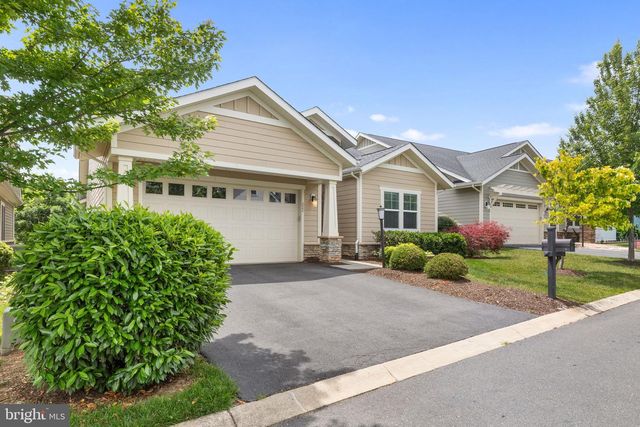 222 GREBE DR, Lake Frederick, VA 22630