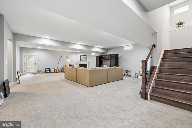 222 GREBE DR, Lake Frederick, VA 22630