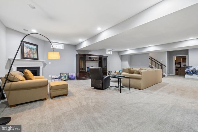 222 GREBE DR, Lake Frederick, VA 22630