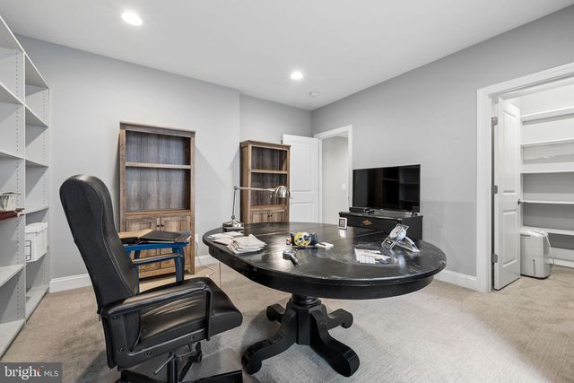 222 GREBE DR, Lake Frederick, VA 22630