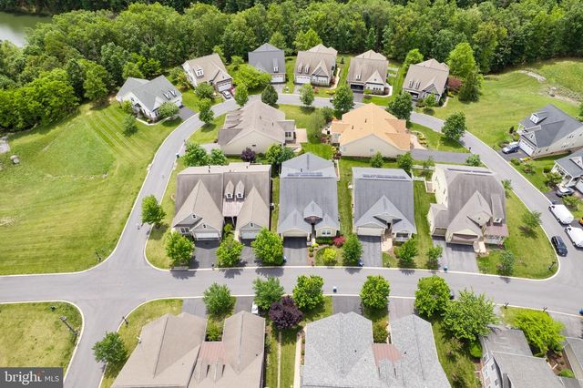 222 GREBE DR, Lake Frederick, VA 22630