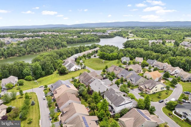 222 GREBE DR, Lake Frederick, VA 22630