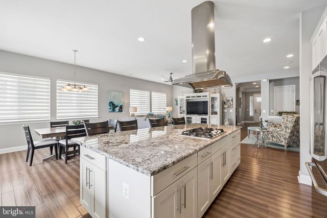 222 GREBE DR, Lake Frederick, VA 22630