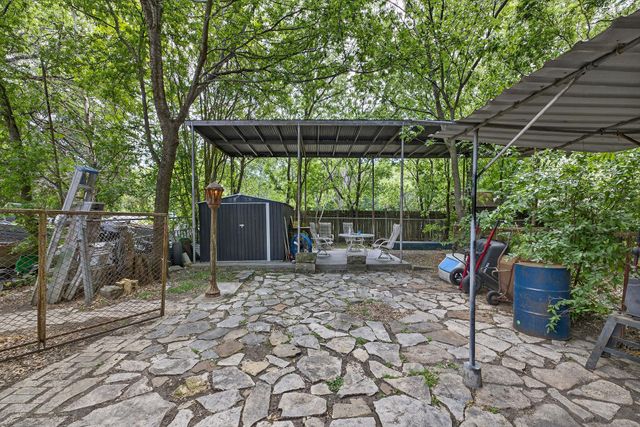 621 S Main ST, Lockhart, TX 78644