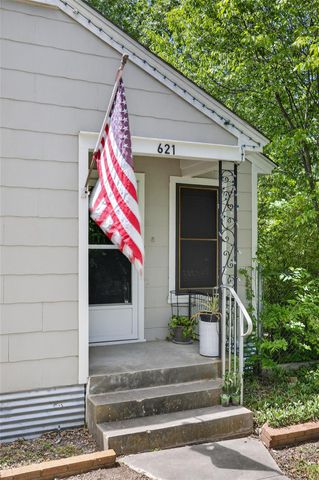 621 S Main ST, Lockhart, TX 78644