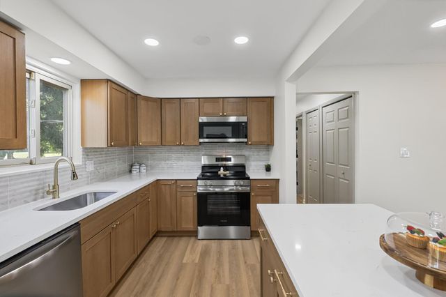 4806 Heatherton Drive, Columbus, OH 43229