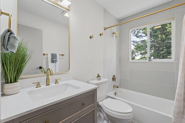 4806 Heatherton Drive, Columbus, OH 43229
