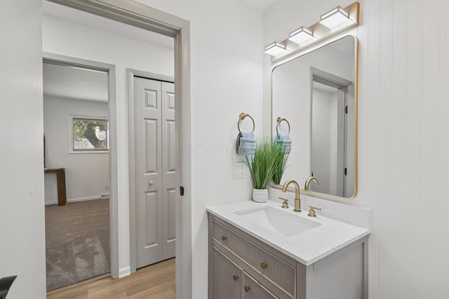 4806 Heatherton Drive, Columbus, OH 43229