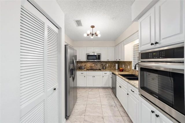 9697 SW 94TH COURT, Ocala, FL 34481