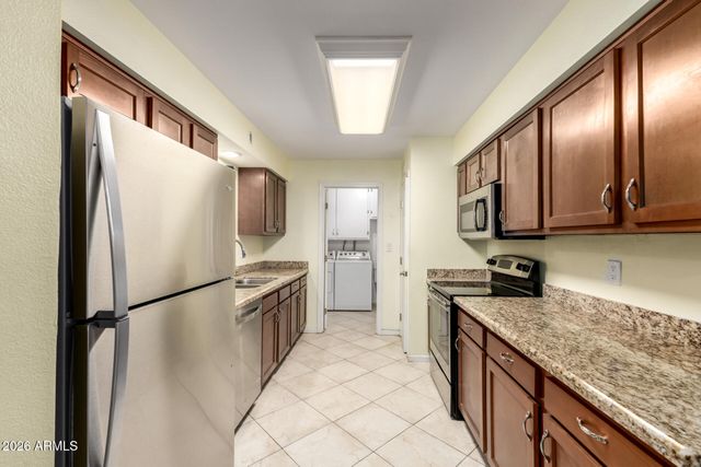 643 N 67TH Place, Mesa, AZ 85205