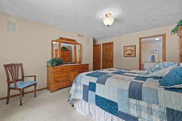 2104 STAFFORD LANE, Kaukauna, WI 54130