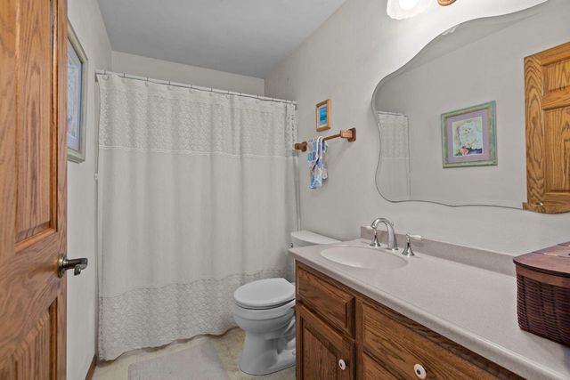 2104 STAFFORD LANE, Kaukauna, WI 54130