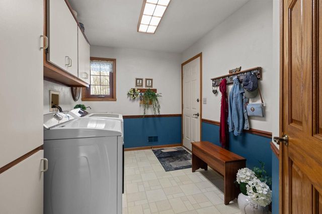 2104 STAFFORD LANE, Kaukauna, WI 54130