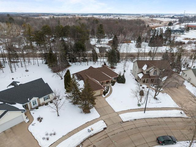 2104 STAFFORD LANE, Kaukauna, WI 54130