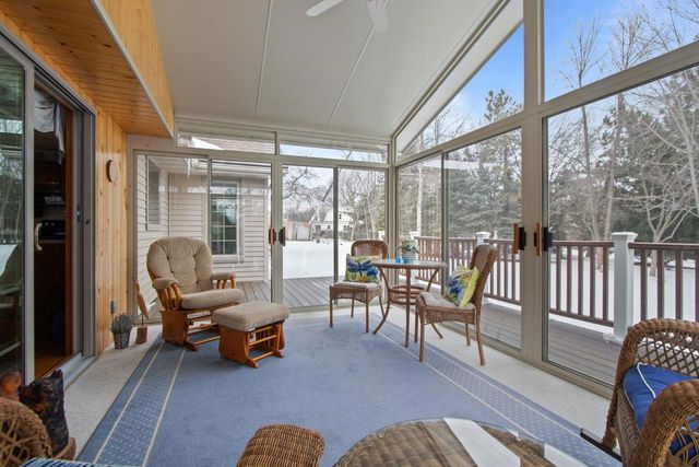 2104 STAFFORD LANE, Kaukauna, WI 54130