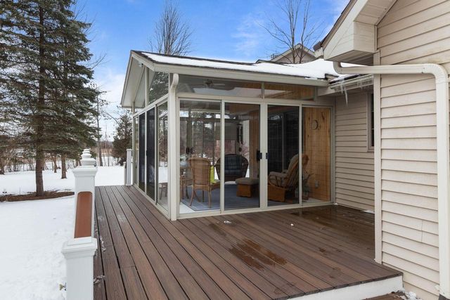 2104 STAFFORD LANE, Kaukauna, WI 54130