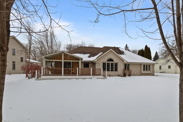 2104 STAFFORD LANE, Kaukauna, WI 54130