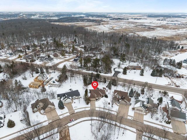 2104 STAFFORD LANE, Kaukauna, WI 54130