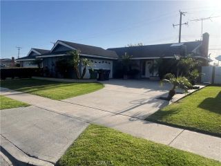 17671 Wrightwood Lane, Huntington Beach, CA 92649
