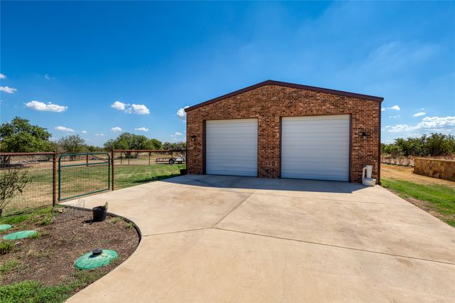 3841 J E Woody Road, Springtown, TX 76082