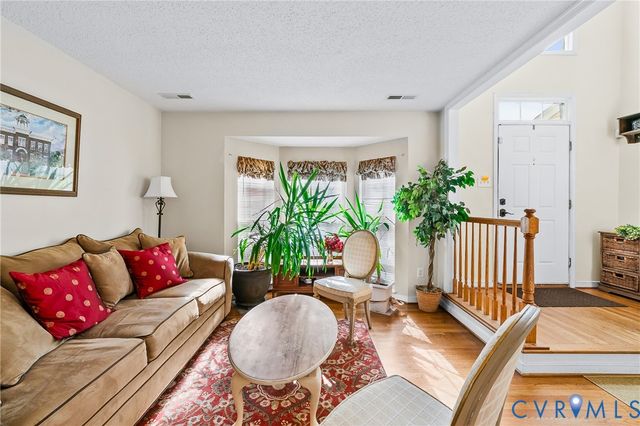 832 Maplegrove Dr, Henrico, VA 23223