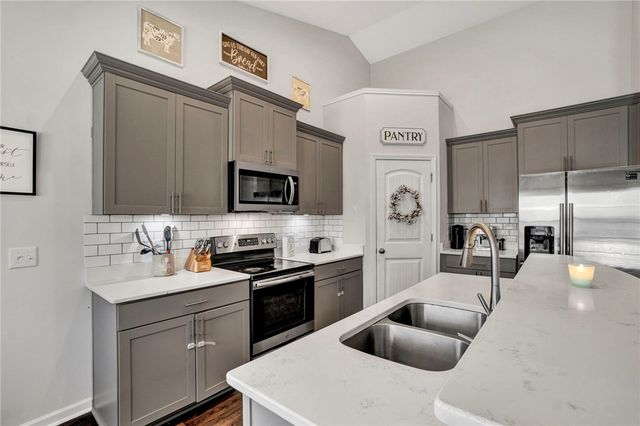 315 Avendell Drive, Easley, SC 29642