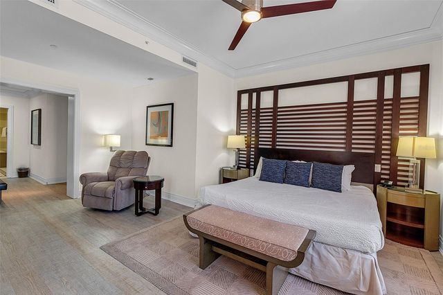 915 SEASIDE DRIVE 310, Sarasota, FL 34242