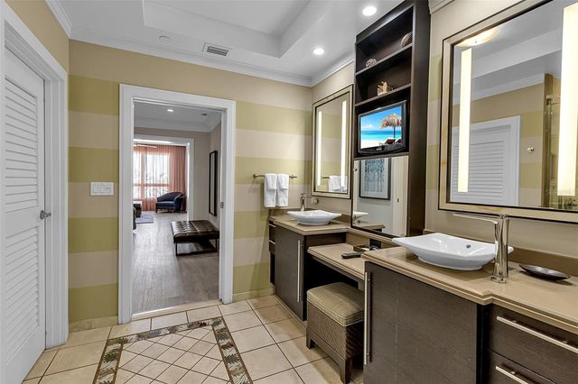 915 SEASIDE DRIVE 310, Sarasota, FL 34242