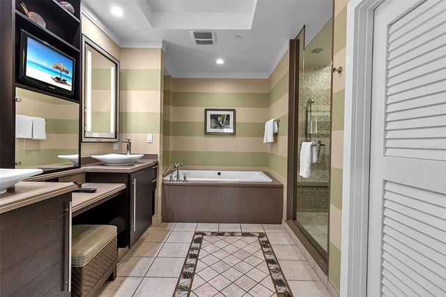 915 SEASIDE DRIVE 310, Sarasota, FL 34242