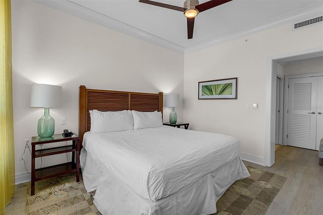 915 SEASIDE DRIVE 310, Sarasota, FL 34242