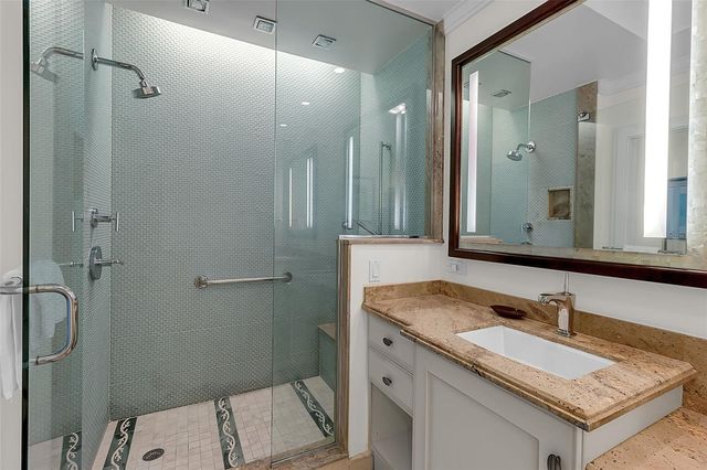 915 SEASIDE DRIVE 310, Sarasota, FL 34242