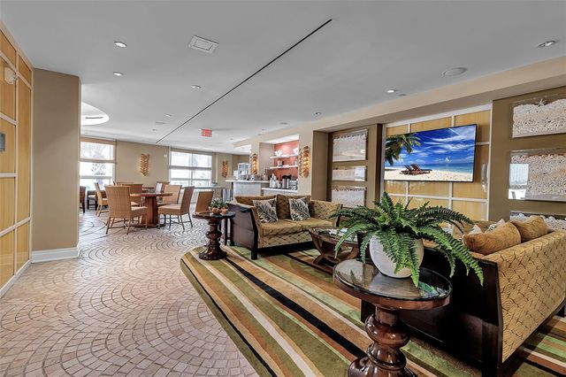 915 SEASIDE DRIVE 310, Sarasota, FL 34242