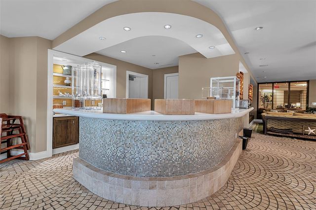 915 SEASIDE DRIVE 310, Sarasota, FL 34242