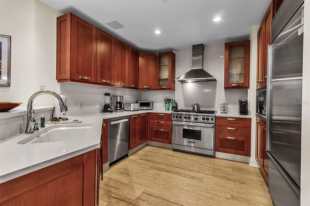 915 SEASIDE DRIVE 310, Sarasota, FL 34242