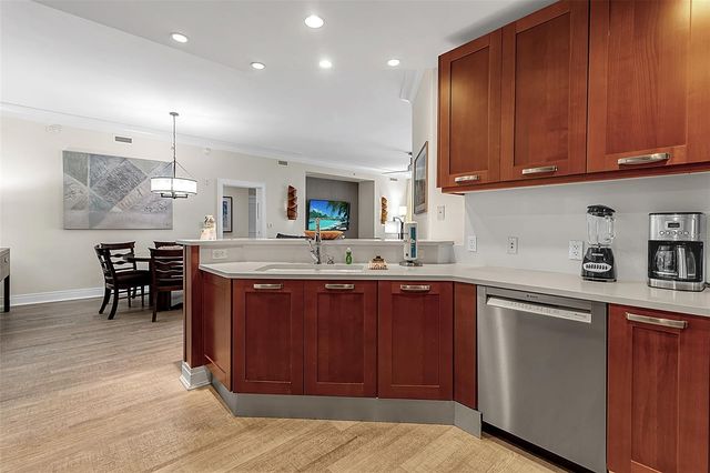 915 SEASIDE DRIVE 310, Sarasota, FL 34242