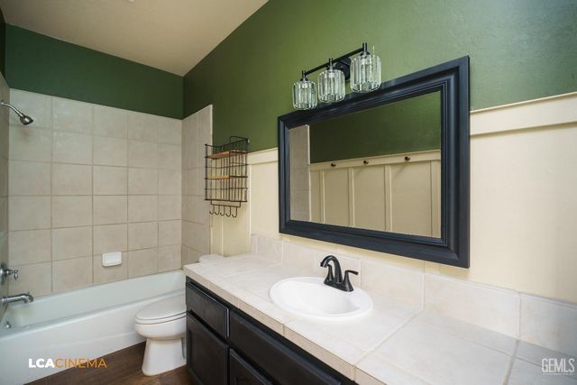 12610 Knights Bridge Place, Bakersfield, CA 93312