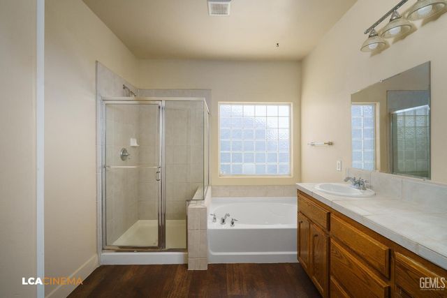 12610 Knights Bridge Place, Bakersfield, CA 93312