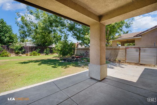 12610 Knights Bridge Place, Bakersfield, CA 93312