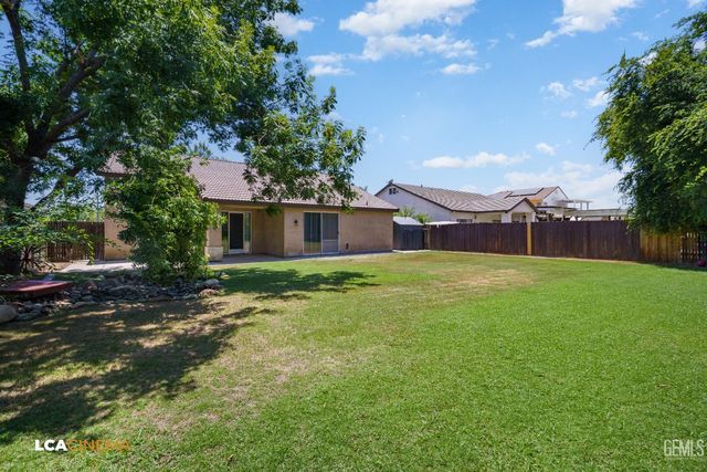 12610 Knights Bridge Place, Bakersfield, CA 93312