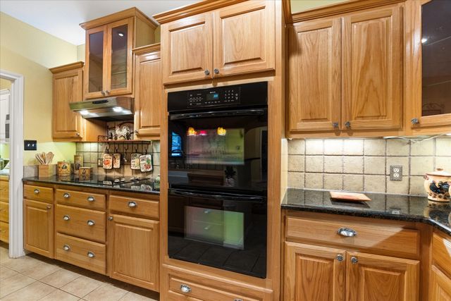 5204 Nueces Court, Granbury, TX 76049