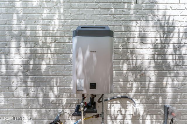 2743 GREEN BAY Lane, Jacksonville, FL 32207