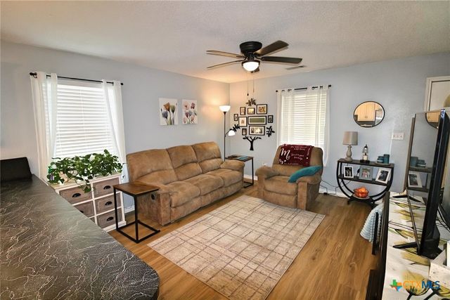 8592 S Lone Star Parkway, Moody, TX 76557